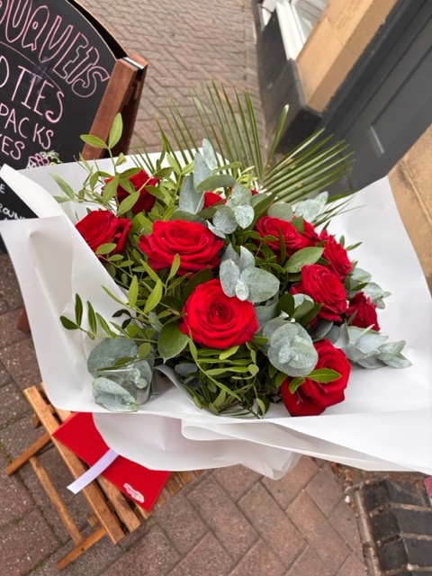 12 Red Roses
