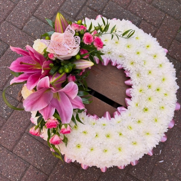 Chrysanthemum Lily Wreath