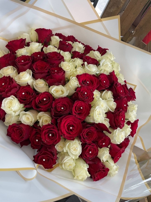 Luxury 100 Rose Bouquet