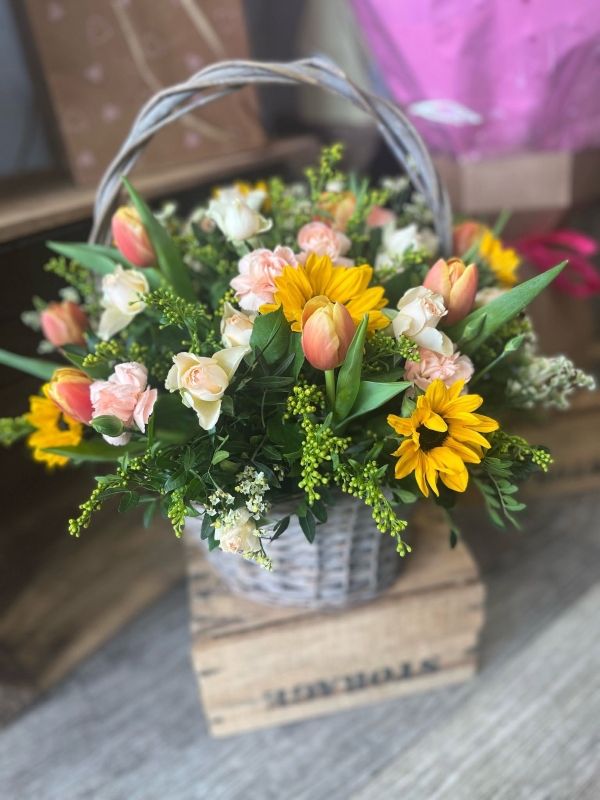 Seasonal Basket (No Lilies)